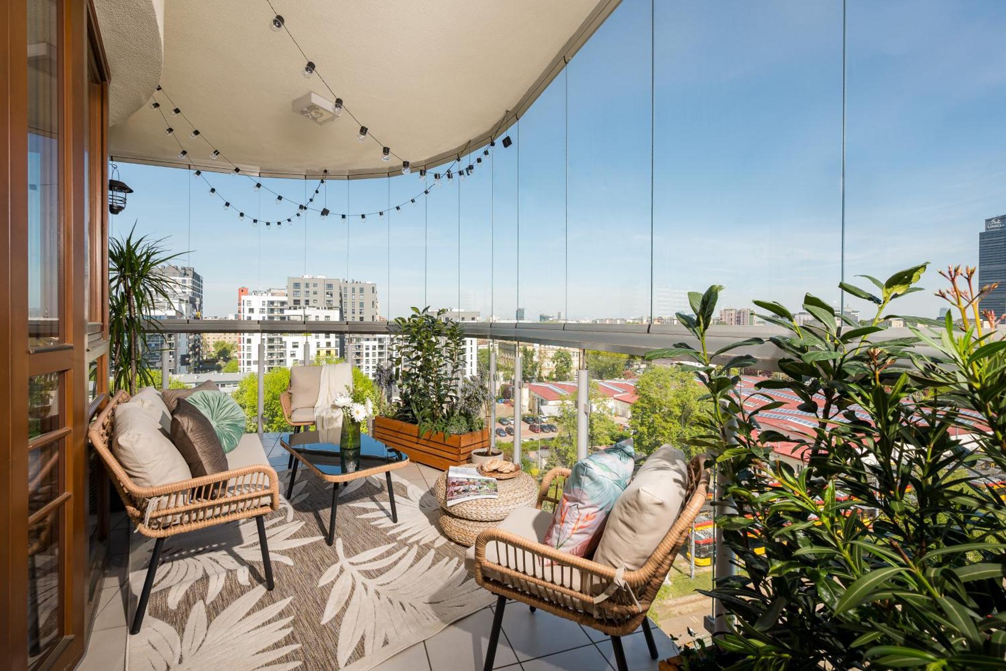 Luxury 2-bedroom Penthouse Skyline 15m Terrace, Garage, Gym, Rooftop & Only 500 M To Metro Apartament